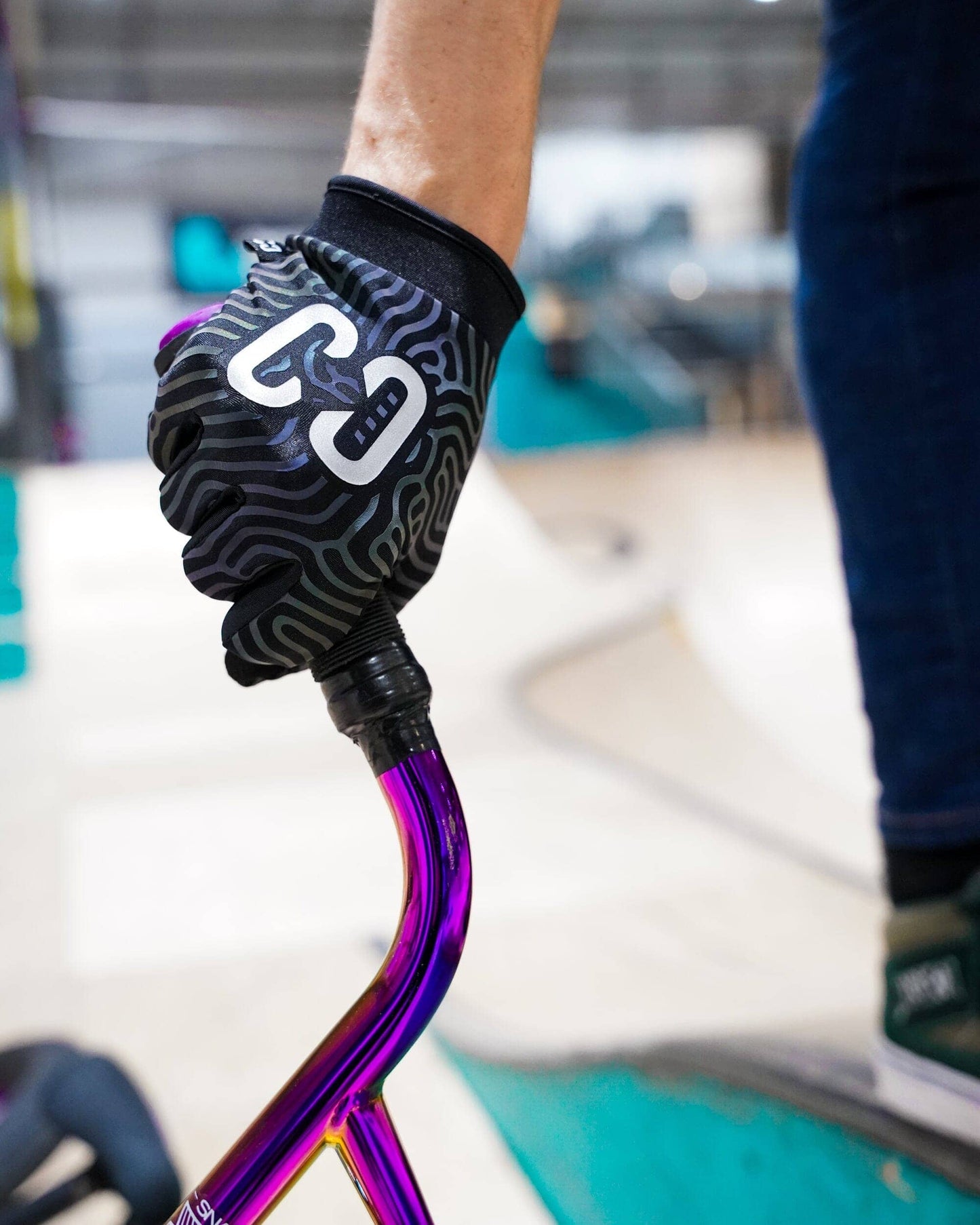 CORE Protection Aero Gloves, Neochrome *Reflective* Protection CORE 